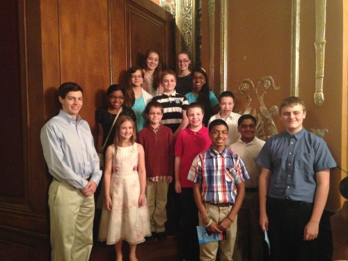 Con niños de familias numerosas en la ópera.